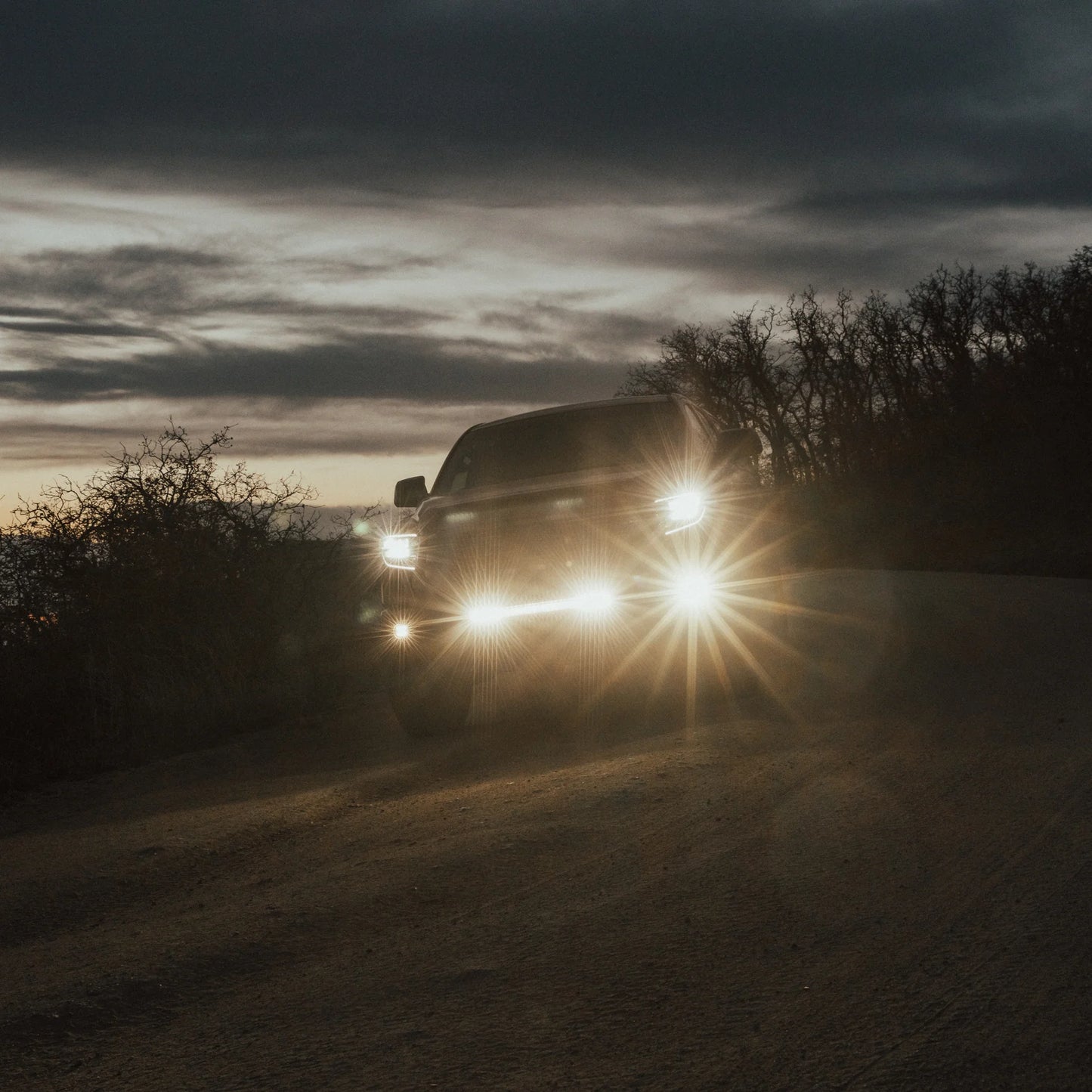 Toyota Tundra - Behind The Grille - 30 Inch Light Bar - Clear Lens