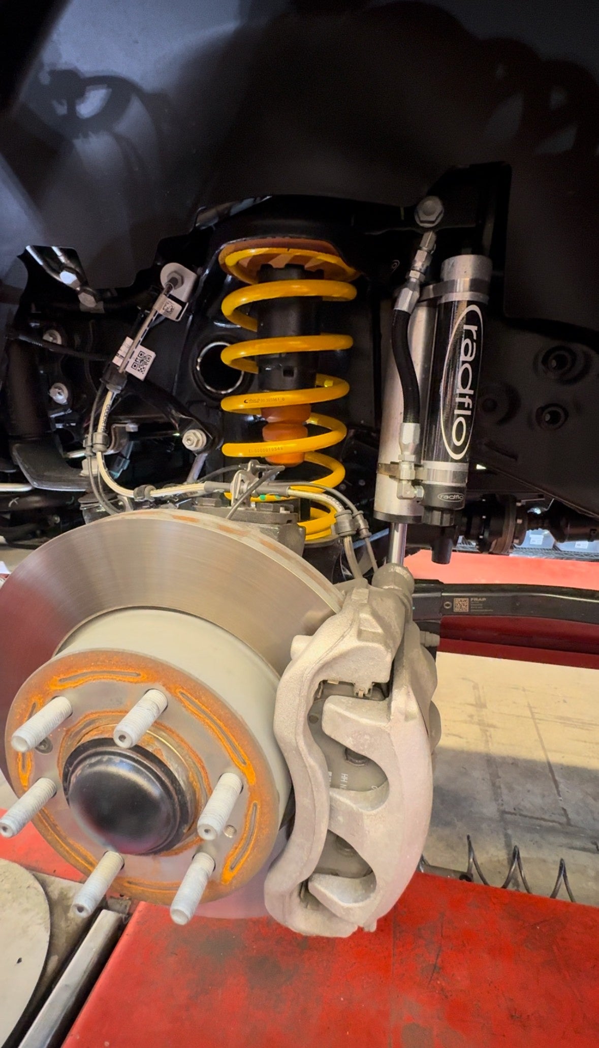 Radflo OE Replacement 2.5 FRONT Ineos Grenadier 2024+ with Remote Reservoir & Compression Adjuster