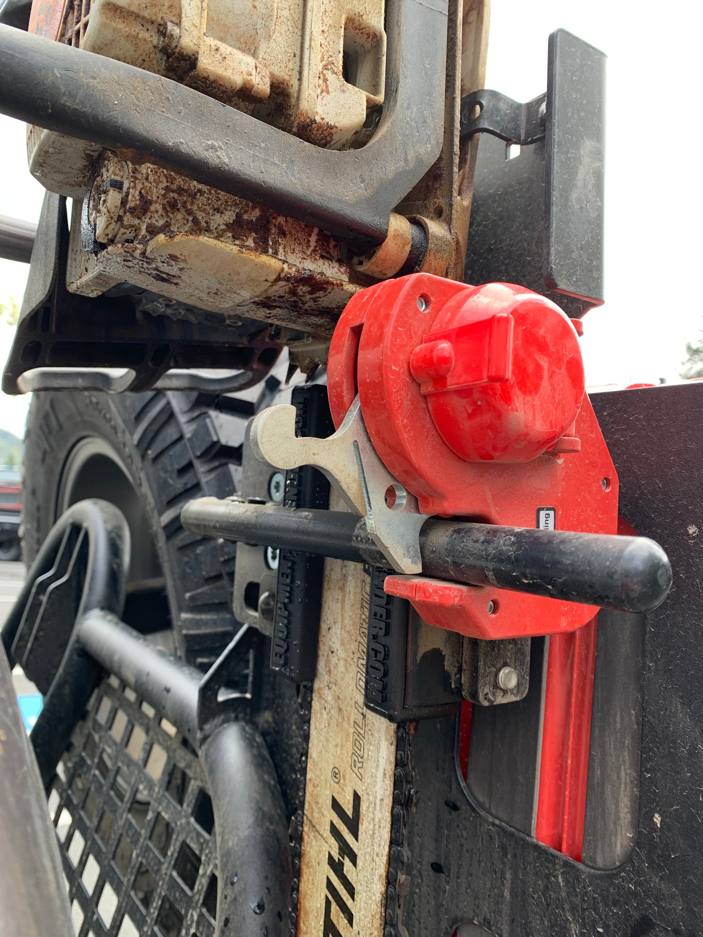 CHAINSAW RACK