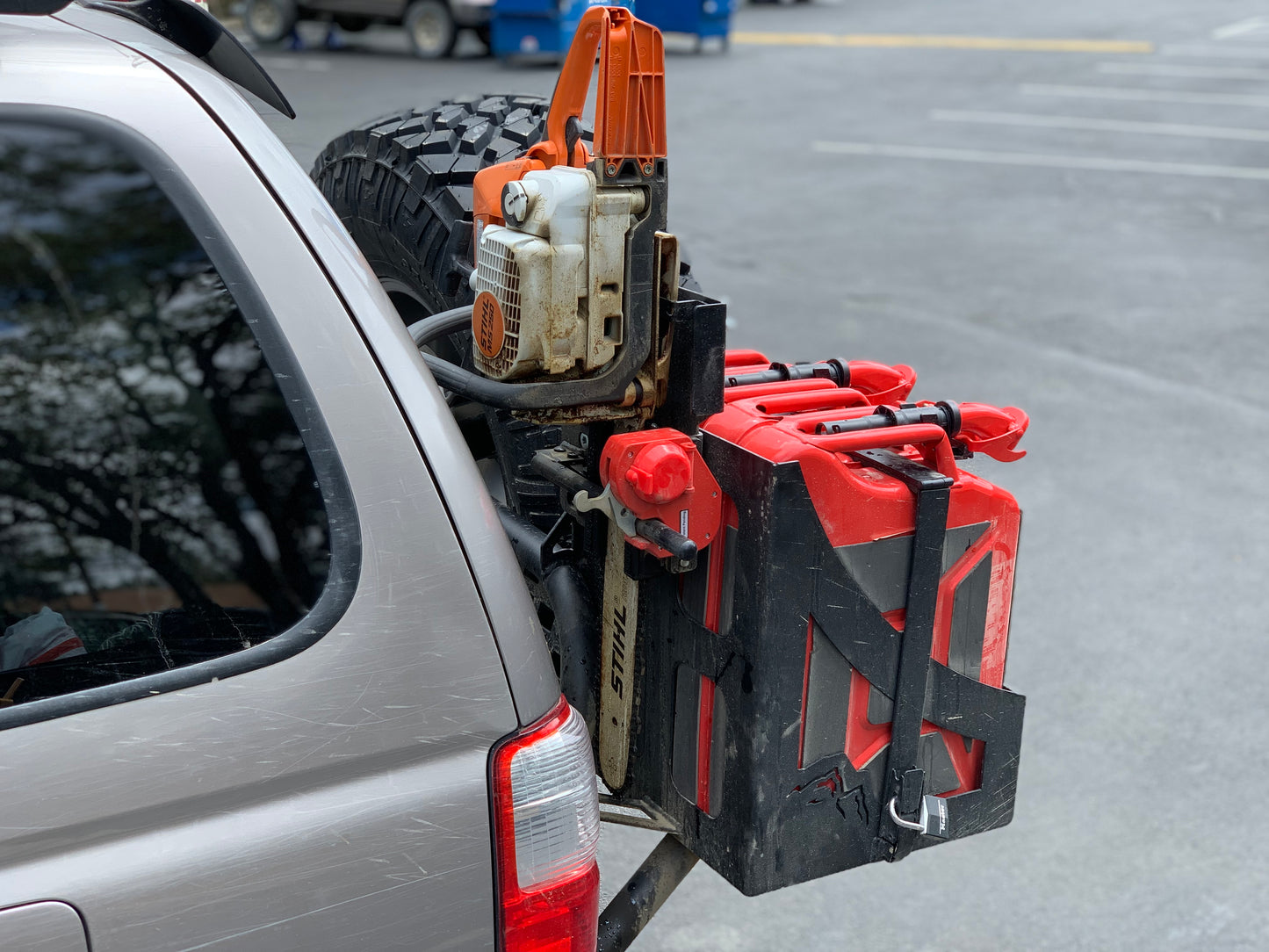 CHAINSAW RACK