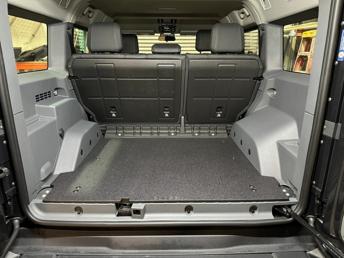 INEOS GRENADIER 2024-PRESENT 1ST GEN. - REAR PLATE SYSTEM