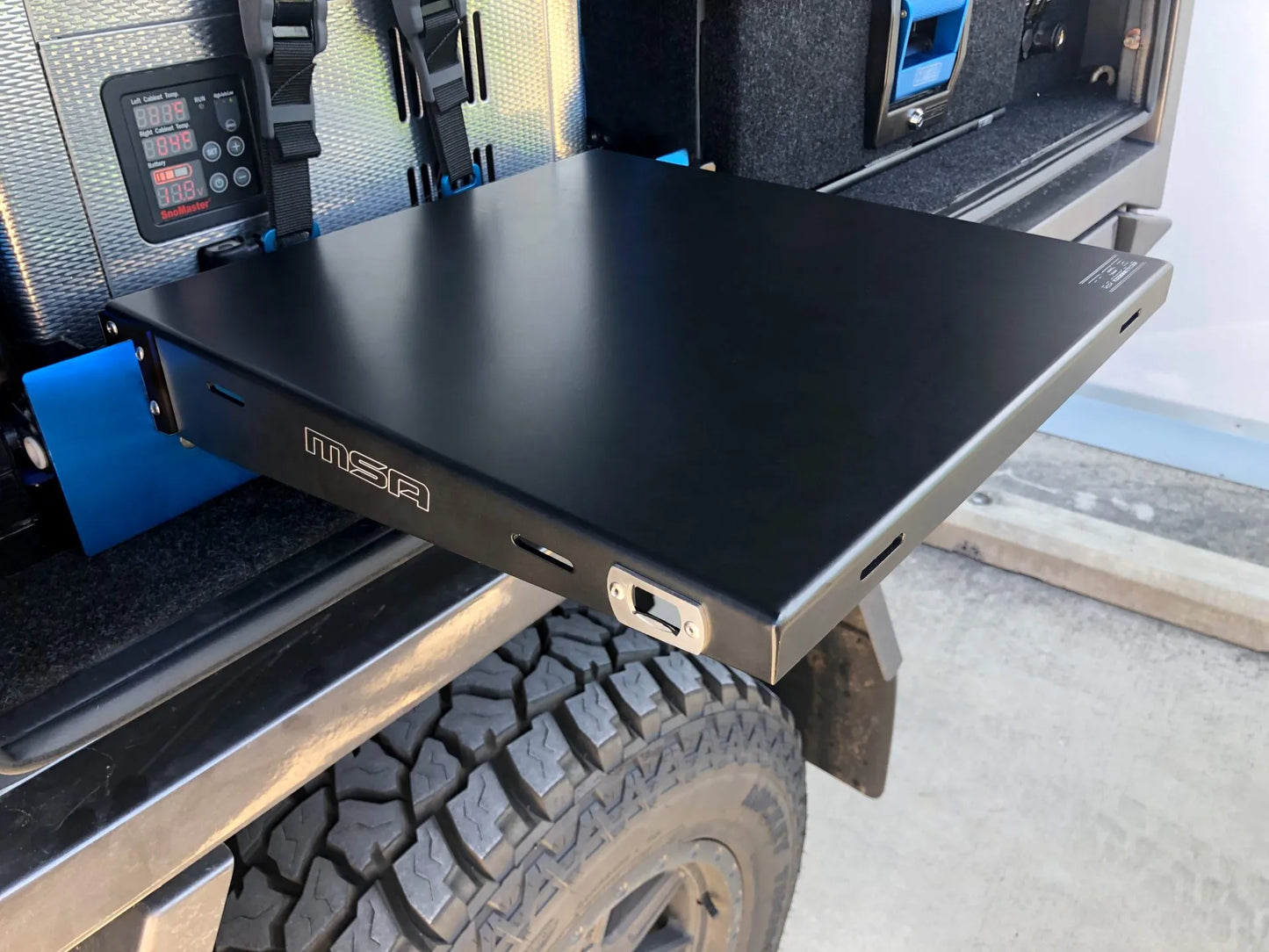 STRAIGHT SLIDE CLIP-ON TABLE WITH CUTLERY ROLL