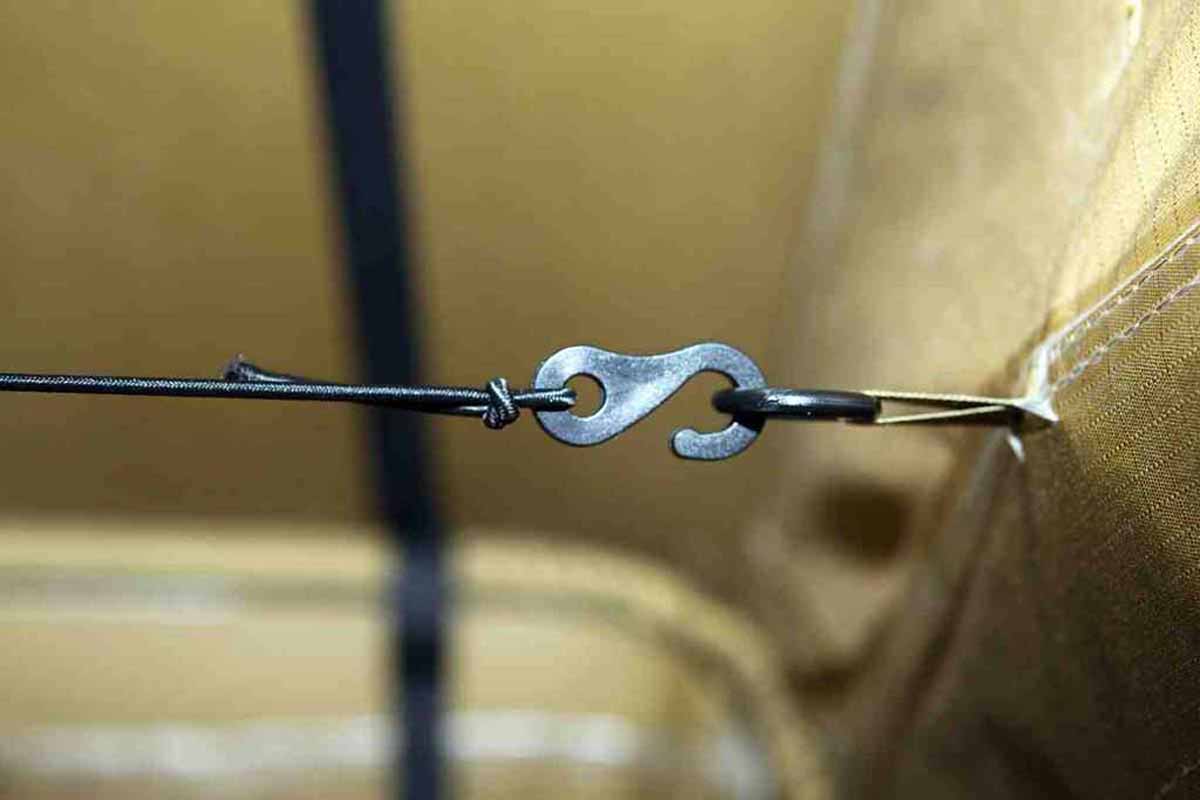 WALKABOUT™ 62 QUEEN SIZE ROOF TOP TENT WITH LIGHT SUPPRESSION TECHNOLOGY