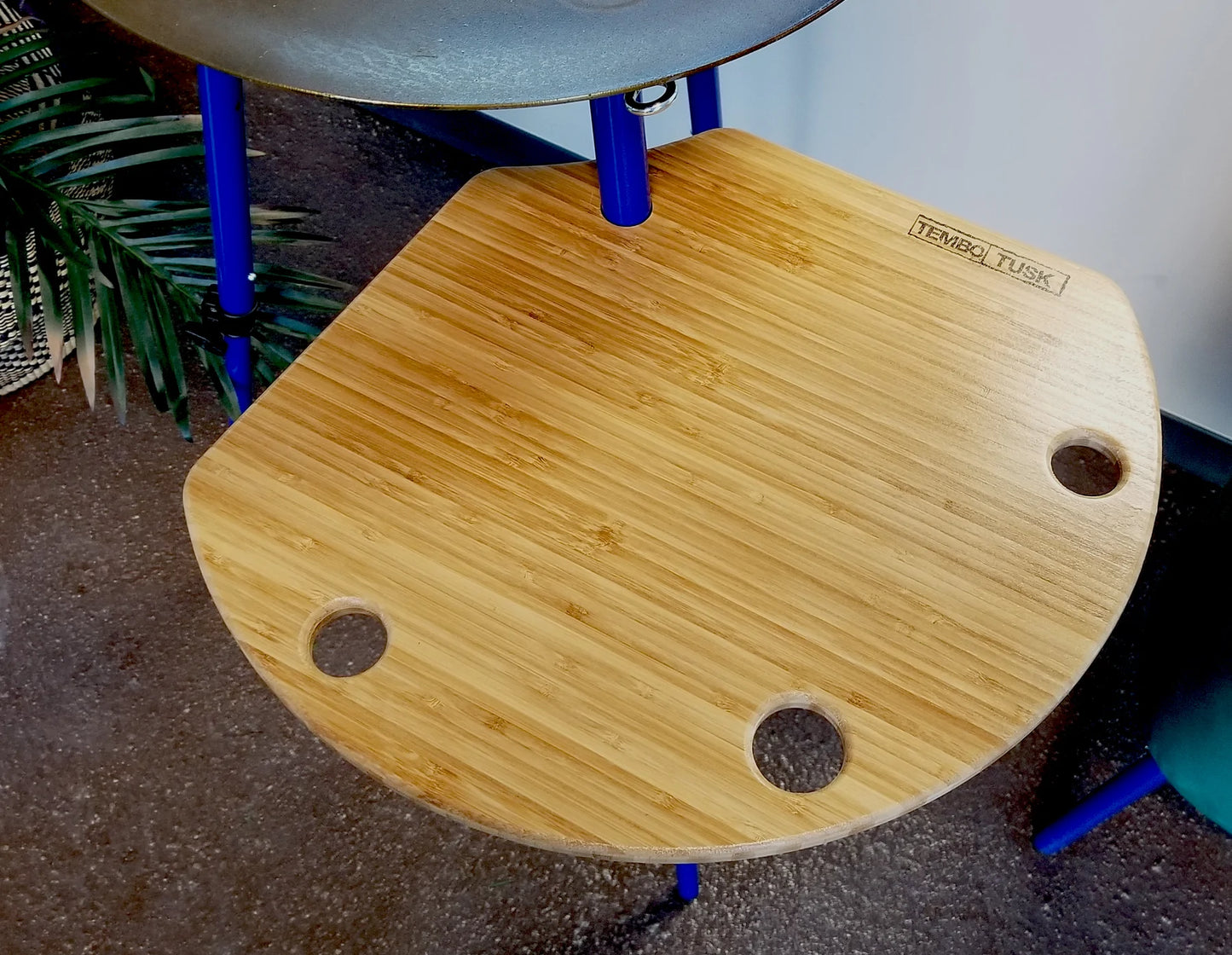 SKOTTLE LEG TABLE
