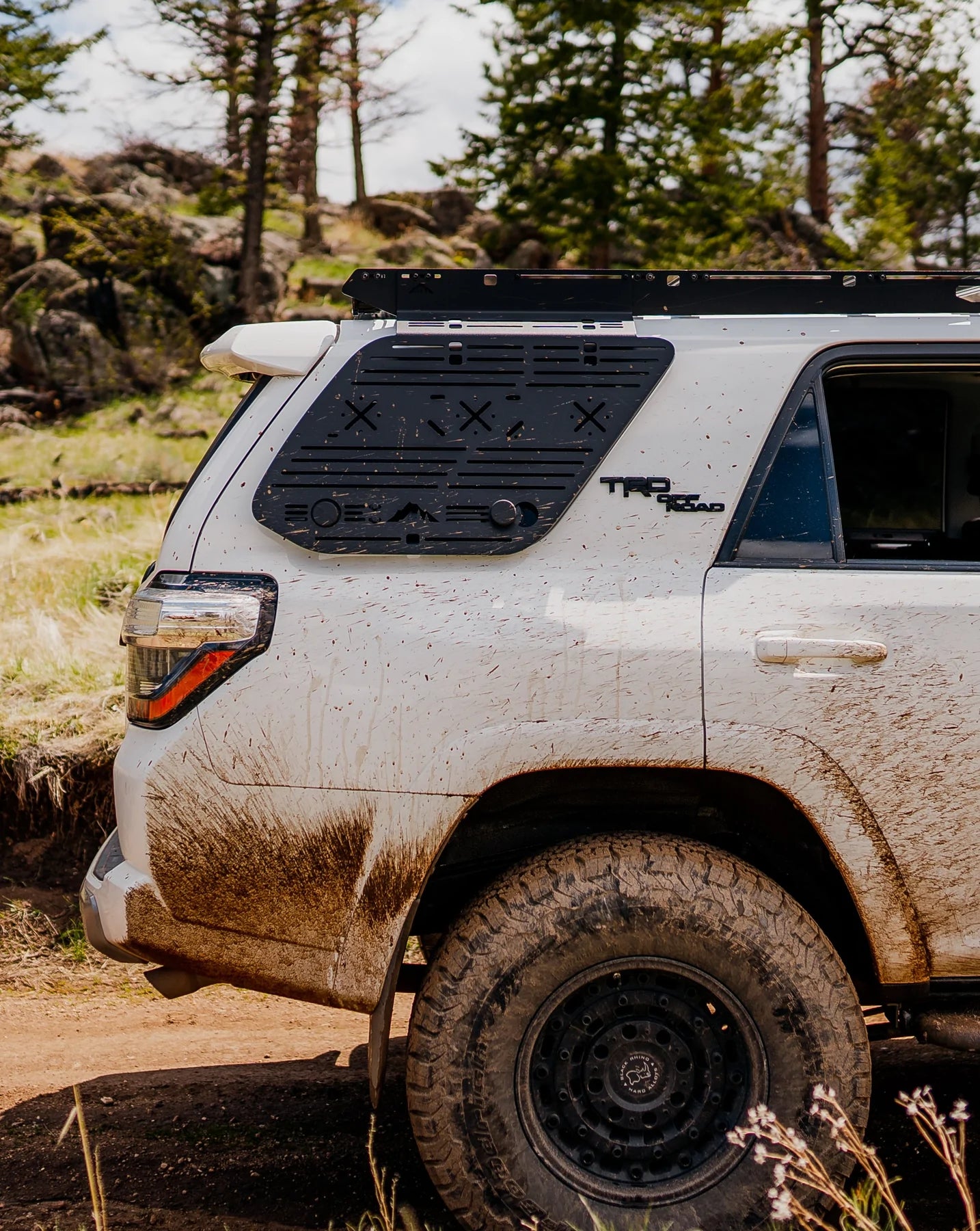 5TH GEN 4RUNNER WINDOW PANEL