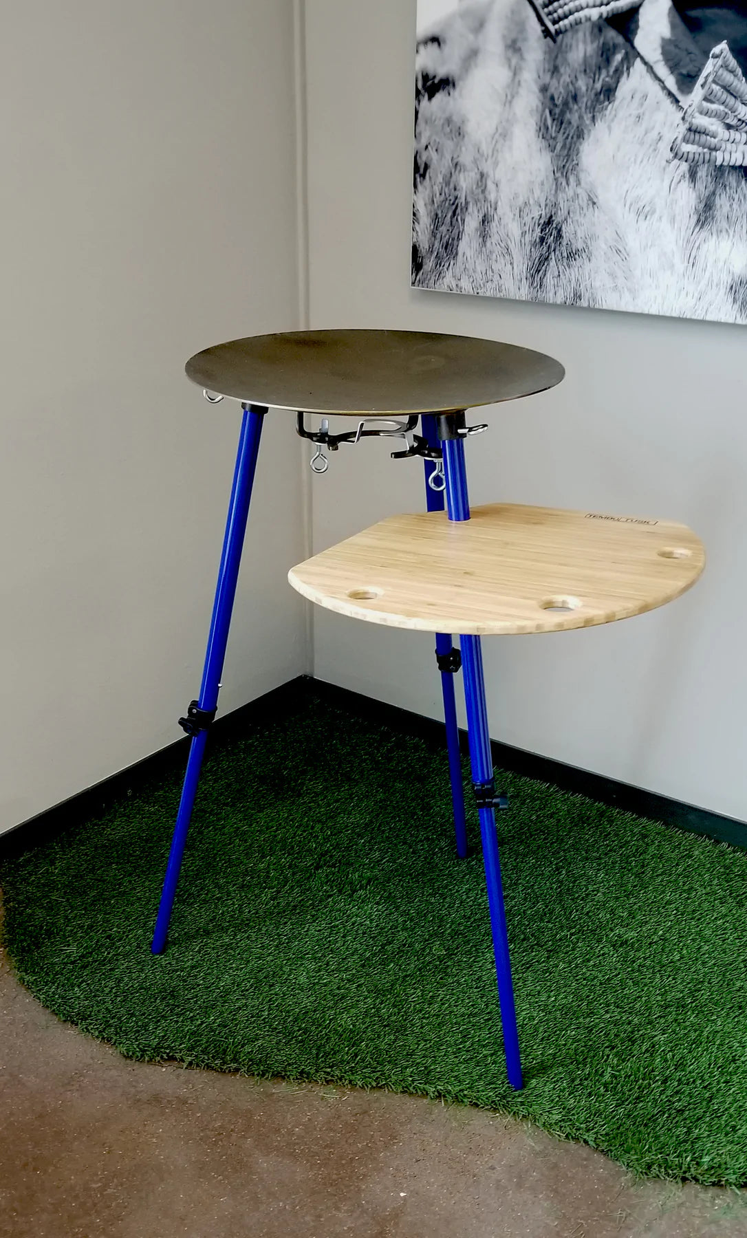 SKOTTLE LEG TABLE