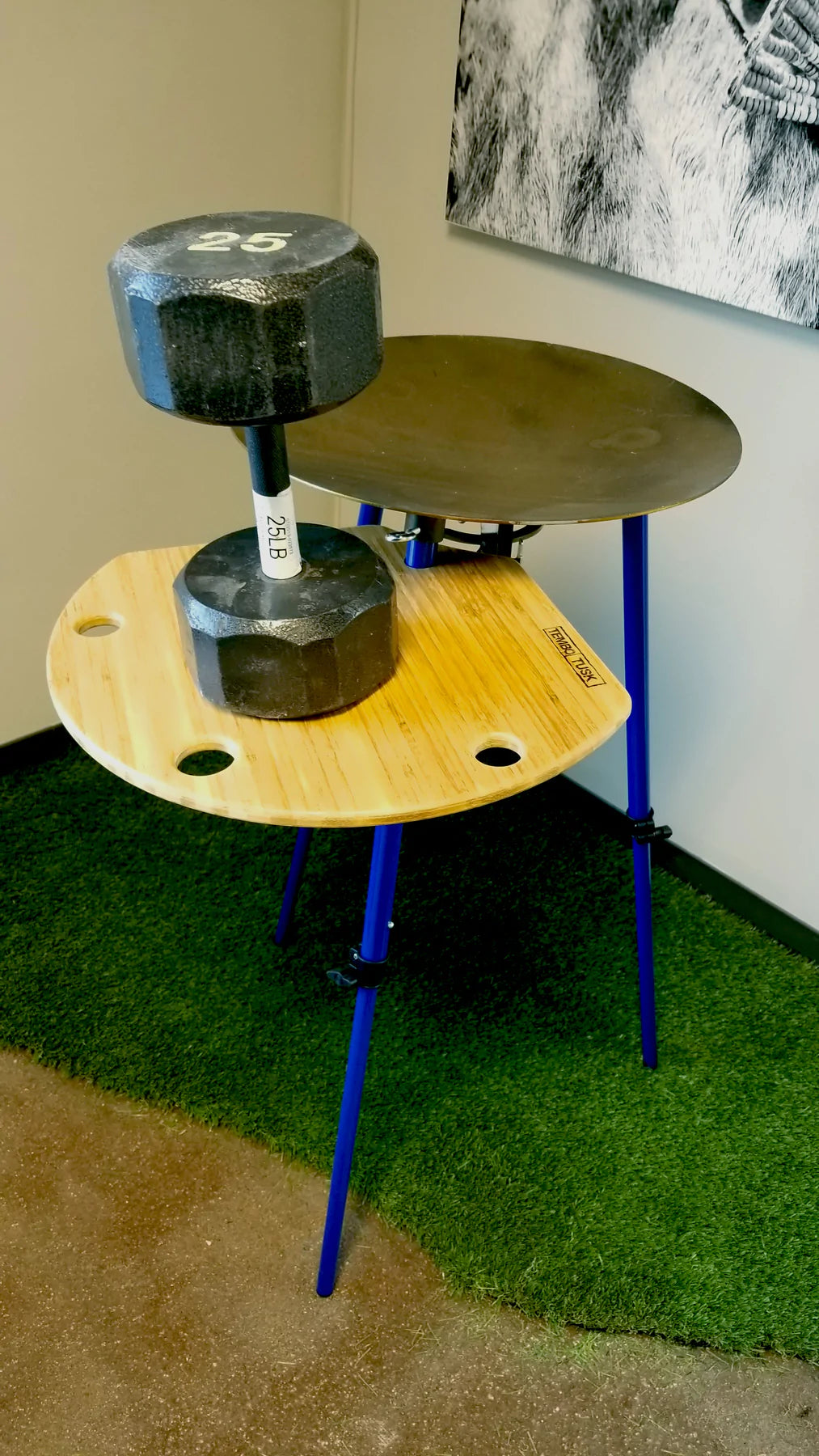 SKOTTLE LEG TABLE