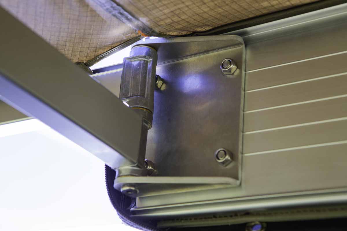 270° PEREGRINE AWNING RIGHT-HAND MOUNTED (US PASSENGER-SIDE) WITH LIGHT SUPPRESSION TECHNOLOGY