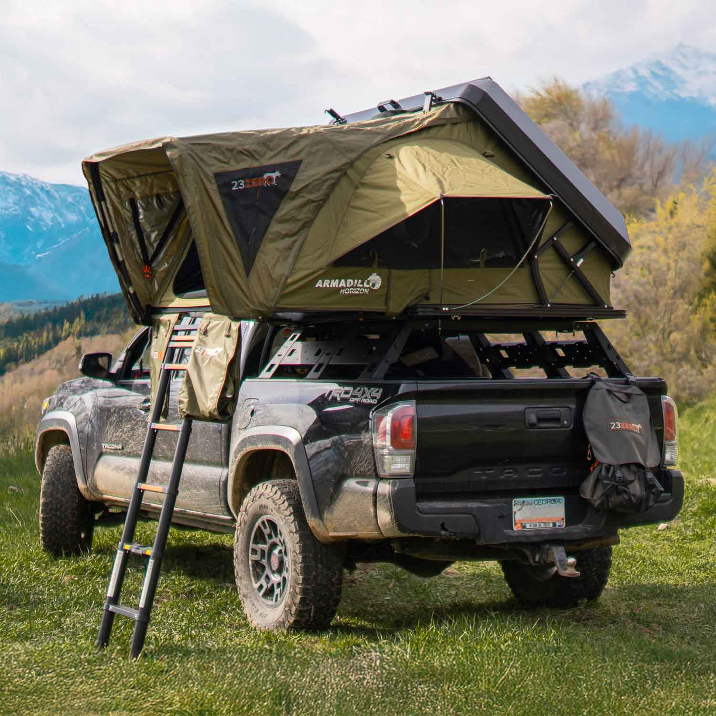 ARMADILLO HORIZON 3: PREMIUM HARDSHELL ROOFTOP TENT FOR ALL-SEASON ADVENTURE (LEFT OPEN ONLY)