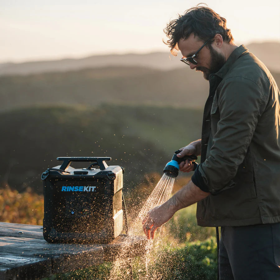 4 GALLON RINSEKIT CUBE PORTABLE SHOWER