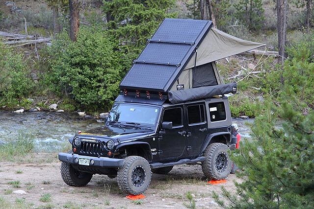AX27 Clamshell Roof Top Tent
